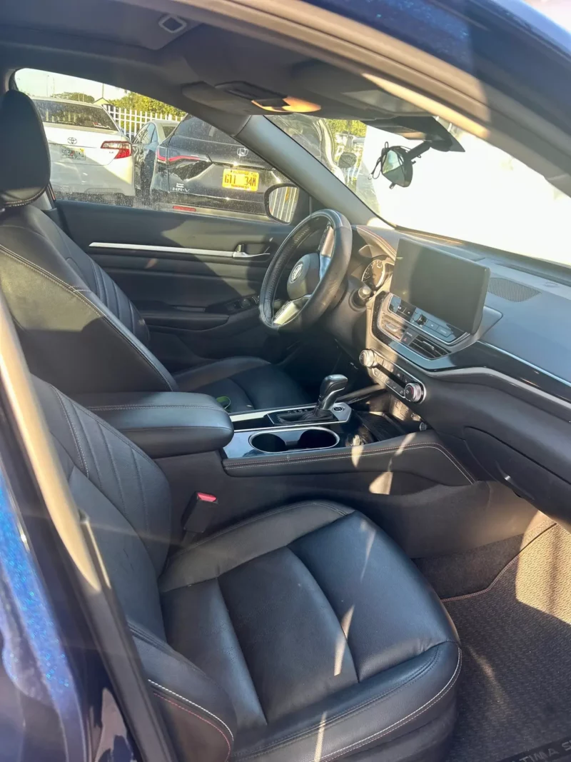 2024 Nissan Altima SR - Image 5
