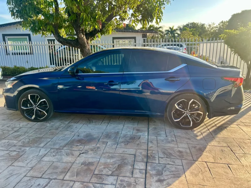 2024 Nissan Altima SR - Image 3